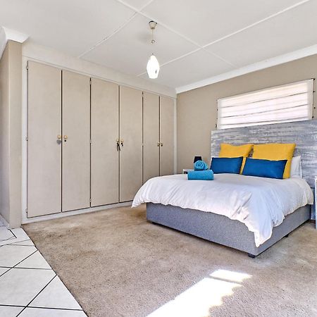 ג'רמיסטון Large 1 Bedroom Cottage, 15 Min From Or Tambo Airport, With Backup Power And Water מראה חיצוני תמונה