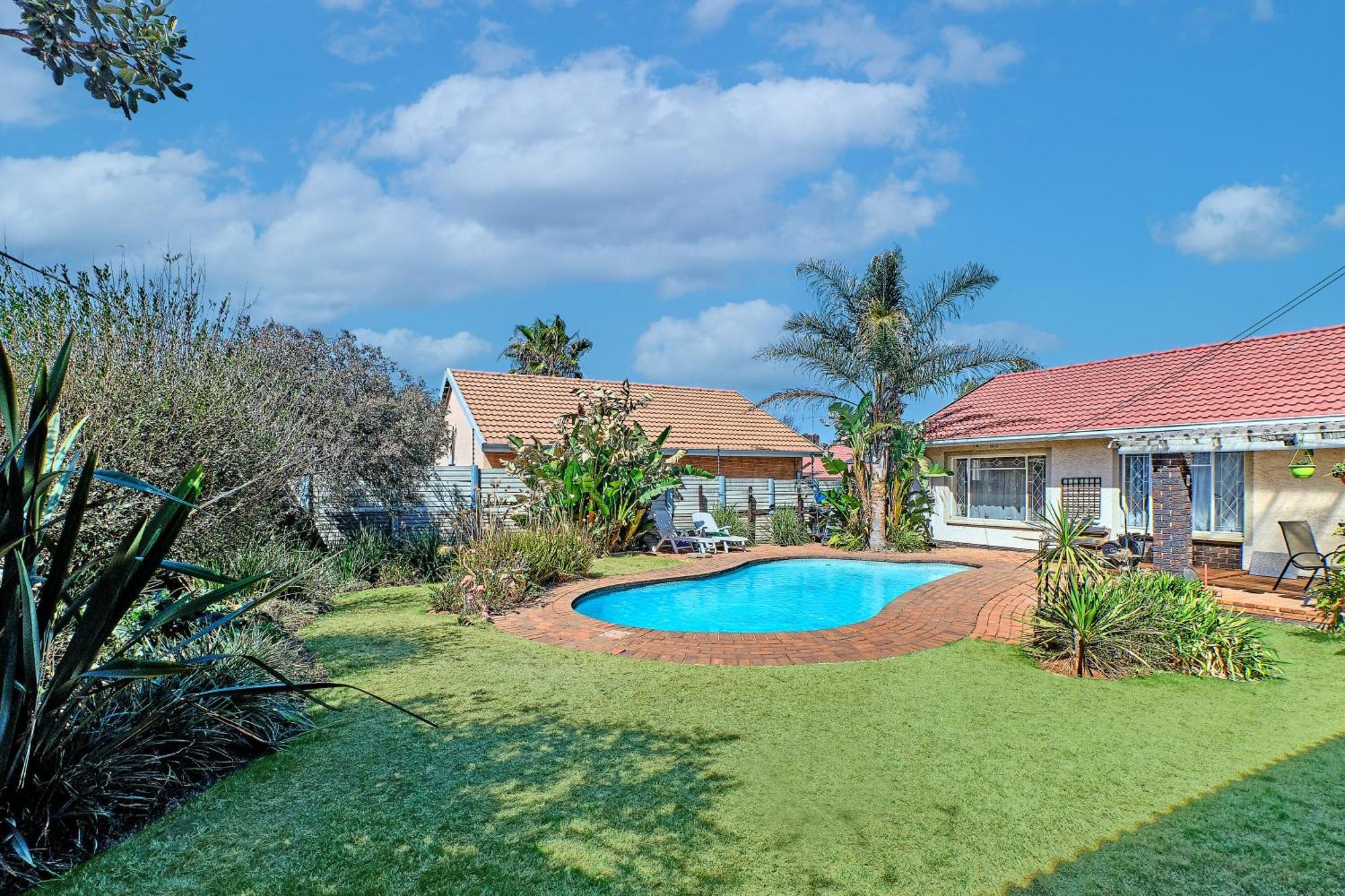 ג'רמיסטון Large 1 Bedroom Cottage, 15 Min From Or Tambo Airport, With Backup Power And Water מראה חיצוני תמונה